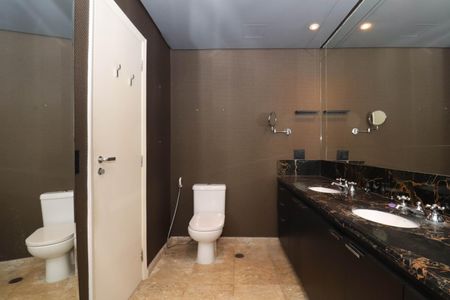 Apartamento para alugar com 167m², 2 quartos e sem vagaBanheiro da Suíte 1