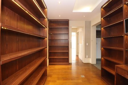 Apartamento para alugar com 167m², 2 quartos e sem vagaEscritório