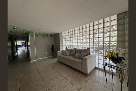 Apartamento para alugar com 78m², 2 quartos e 1 vaga Apartamento para alugar com 78m², 2 quartos e 1 vagaHall