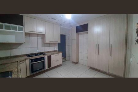 Casa à venda com 120m², 3 quartos e 2 vagas Casa à venda com 120m², 3 quartos e 2 vagasCozinha