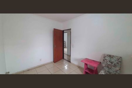 Casa à venda com 120m², 3 quartos e 2 vagas Casa à venda com 120m², 3 quartos e 2 vagasQuarto