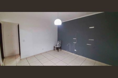 Casa à venda com 120m², 3 quartos e 2 vagas Casa à venda com 120m², 3 quartos e 2 vagasSala