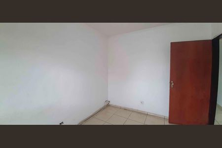 Casa à venda com 120m², 3 quartos e 2 vagas Casa à venda com 120m², 3 quartos e 2 vagasQuarto
