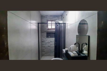 Casa à venda com 120m², 3 quartos e 2 vagas Casa à venda com 120m², 3 quartos e 2 vagasBanheiro social