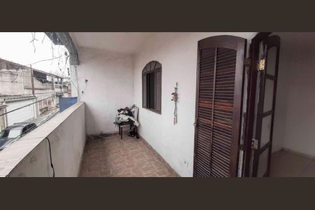 Casa à venda com 120m², 3 quartos e 2 vagas Casa à venda com 120m², 3 quartos e 2 vagasVaranda da suíte