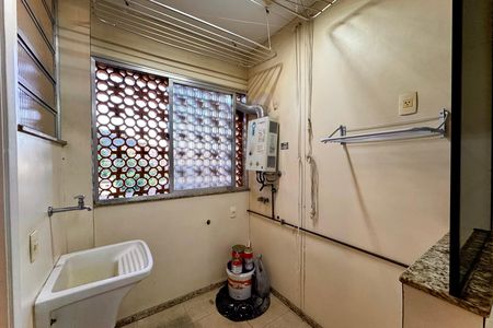 Apartamento à venda com 65m², 2 quartos e 1 vaga Apartamento à venda com 65m², 2 quartos e 1 vagaÁrea de serviço