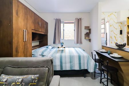 Sala/Quarto de kitnet/studio para alugar com 1 quarto, 30m² em Jardim Ivana, São Paulo