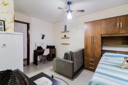 Sala/Quarto de kitnet/studio para alugar com 1 quarto, 30m² em Jardim Ivana, São Paulo