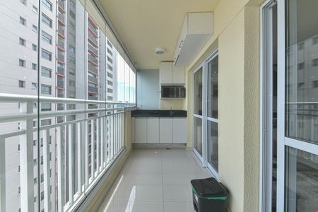 Studio para alugar com 33m², 1 quarto e 1 vaga Studio para alugar com 33m², 1 quarto e 1 vagaVaranda