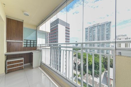 Studio para alugar com 33m², 1 quarto e 1 vaga Studio para alugar com 33m², 1 quarto e 1 vagaVaranda