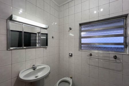 Casa à venda com 120m², 3 quartos e 2 vagasBanheiro 1