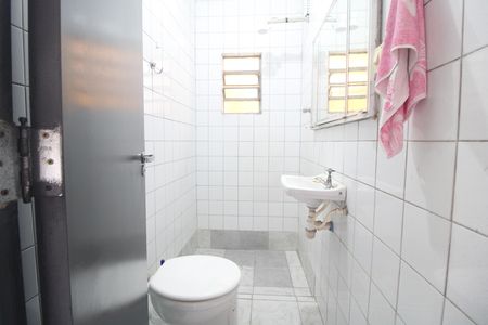 Casa para alugar com 90m², 3 quartos e 2 vagasBanheiro- casa 2 