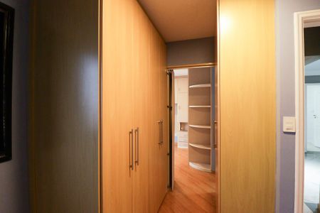 Apartamento à venda com 214m², 3 quartos e 4 vagasQuarto 2