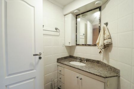 Apartamento à venda com 214m², 3 quartos e 4 vagasBanheiro da Suíte