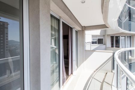 Varanda de apartamento para alugar com 1 quarto, 50m² em Empresarial 18 do Forte, Barueri