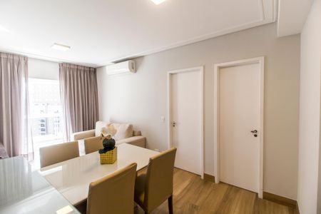 Sala  de apartamento para alugar com 1 quarto, 50m² em Empresarial 18 do Forte, Barueri