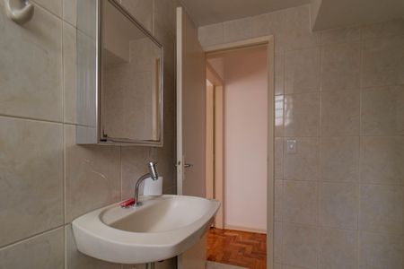 Apartamento à venda com 74m², 2 quartos e 1 vaga Apartamento à venda com 74m², 2 quartos e 1 vagaBanheiro Social