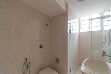 Apartamento à venda com 74m², 2 quartos e 1 vaga Apartamento à venda com 74m², 2 quartos e 1 vagaBanheiro Social