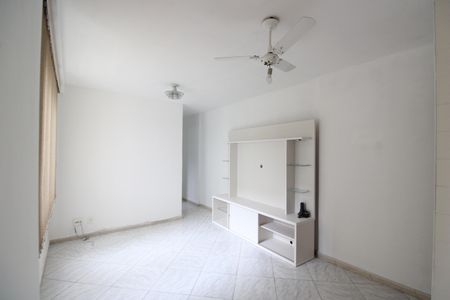 Sala de apartamento para alugar com 2 quartos, 57m² em Anil, Rio de Janeiro