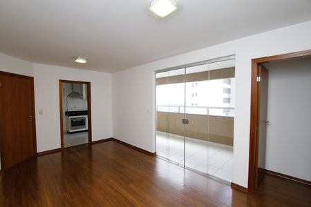 Apartamento para alugar com 90m², 3 quartos e 2 vagasSala