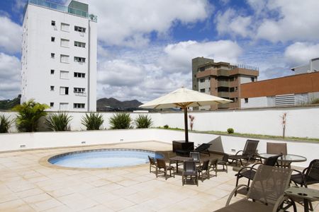 Apartamento para alugar com 90m², 3 quartos e 2 vagasÁrea comum - Piscina