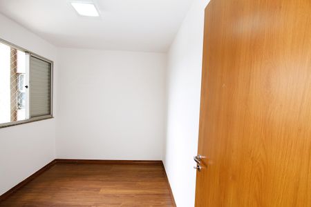 Apartamento para alugar com 90m², 3 quartos e 2 vagasQuarto 2
