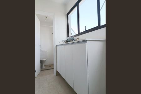 Área de serviço de apartamento para alugar com 3 quartos, 127m² em Sumarezinho, São Paulo