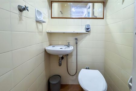 Apartamento para alugar com 97m², 2 quartos e 1 vaga Apartamento para alugar com 97m², 2 quartos e 1 vagaBanheiro de serviço