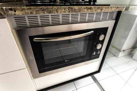 Apartamento à venda com 58m², 2 quartos e 1 vaga Apartamento à venda com 58m², 2 quartos e 1 vagaCozinha - Forno