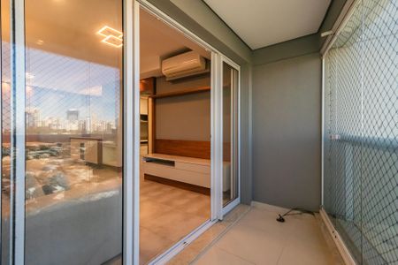 Varanda da Sala de apartamento para alugar com 2 quartos, 70m² em Empresarial 18 do Forte, Barueri
