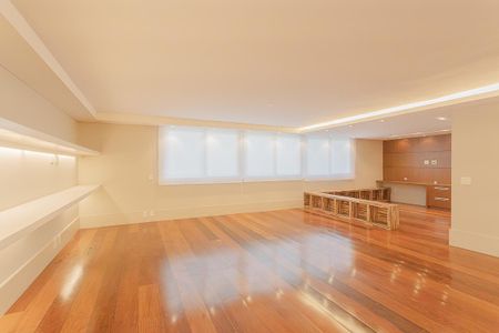 Apartamento para alugar com 3 quartos, 210m² em Jardim Europa, São Paulo
