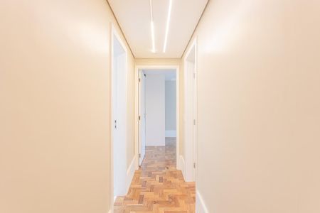 Corredor de apartamento para alugar com 3 quartos, 210m² em Jardim Europa, São Paulo