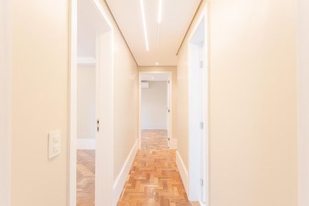 Corredor de apartamento para alugar com 3 quartos, 210m² em Jardim Europa, São Paulo