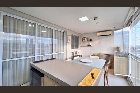 Apartamento à venda com 94m², 3 quartos e 2 vagasVaranda