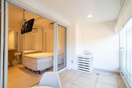 Studio para alugar com 35m², 1 quarto e 1 vaga Studio para alugar com 35m², 1 quarto e 1 vagaVaranda