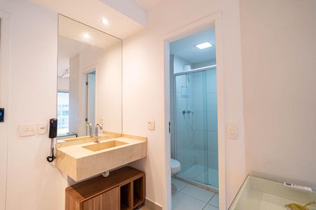 Studio para alugar com 35m², 1 quarto e 1 vaga Studio para alugar com 35m², 1 quarto e 1 vagaBanheiro