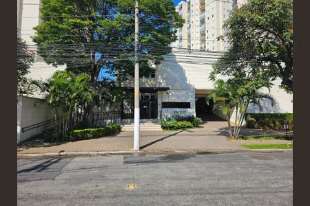 Apartamento à venda com 70m², 3 quartos e 2 vagas Apartamento à venda com 70m², 3 quartos e 2 vagasFachada