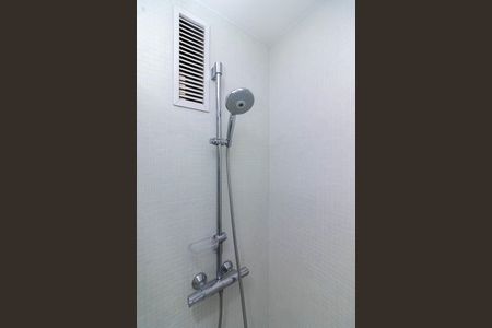 Banheiro social de apartamento à venda com 2 quartos, 70m² em Carandiru, São Paulo