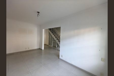 Casa de condomínio para alugar com 300m², 5 quartos e 2 vagas Casa de condomínio para alugar com 300m², 5 quartos e 2 vagasSala