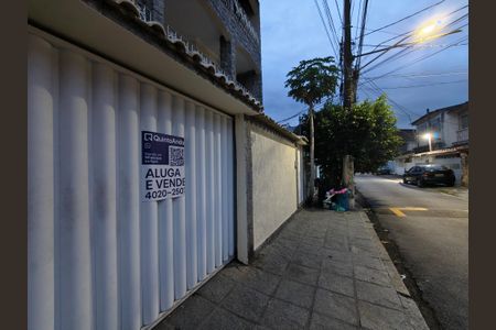 Casa de condomínio para alugar com 300m², 5 quartos e 2 vagas Casa de condomínio para alugar com 300m², 5 quartos e 2 vagasFachada