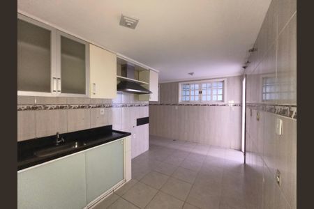 Casa de Condomínio à venda com 5 quartos, 300m² em Taquara, Rio de Janeiro