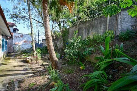 Casa para alugar com 95m², 2 quartos e 6 vagasQuintal