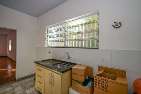 Casa para alugar com 95m², 2 quartos e 6 vagasCozinha