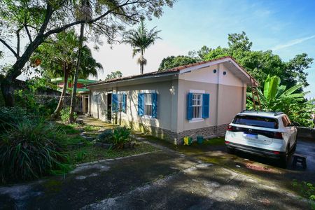 Casa para alugar com 95m², 2 quartos e 6 vagasFachada