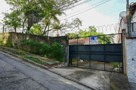 Casa para alugar com 95m², 2 quartos e 6 vagasFachada