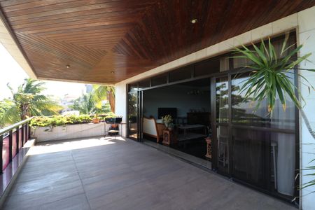 Apartamento para alugar com 350m², 4 quartos e 4 vagasVaranda