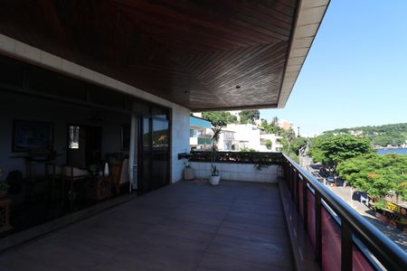 Apartamento para alugar com 350m², 4 quartos e 4 vagasVaranda
