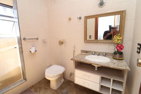 Apartamento para alugar com 350m², 4 quartos e 4 vagasBanheiro da Suite 1