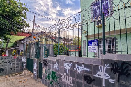Apartamento à venda com 69m², 2 quartos e sem vaga Apartamento à venda com 69m², 2 quartos e sem vagaFachada do Prédio com placa