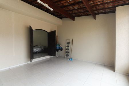 Casa à venda com 154m², 3 quartos e sem vaga Casa à venda com 154m², 3 quartos e sem vagaSuíte - Varanda